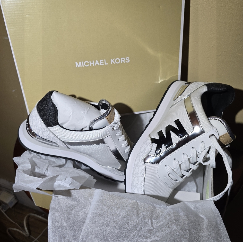 Michael Kors MK Maddie trainer tech shoes - Picture 2 of 3